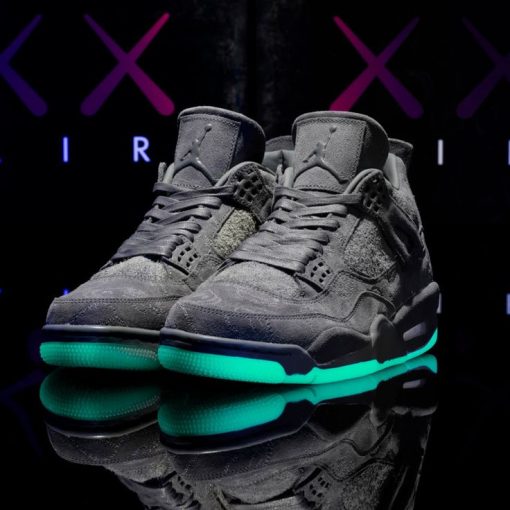 AJ 4 Retro Kaws Sneakers